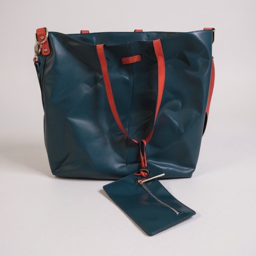 HEYS Tote Bag & Wristlet 2 Patent Vegan Leather Shoulder Tote Bag Clutch Hobo